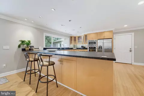 Kitchen - 6342 Meriwether Ln, Springfield, VA 22150 photo 4 of 5