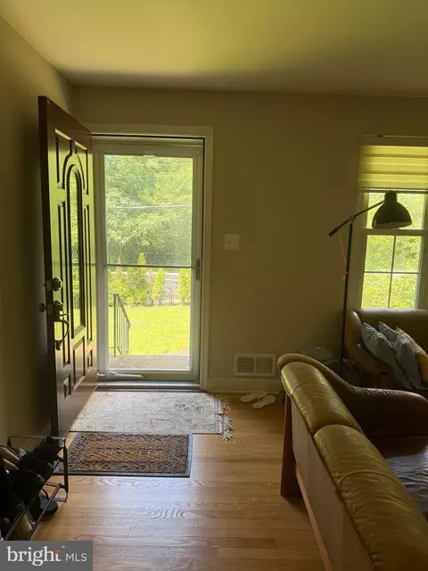 Entry Way - 1917 Great Falls St, Mclean, VA 22101 photo 3 of 3