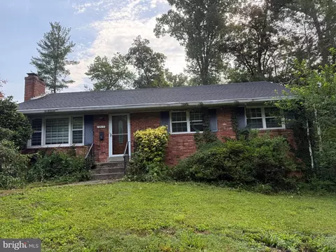1917 Great Falls St, Mclean, VA 22101 photo 4
