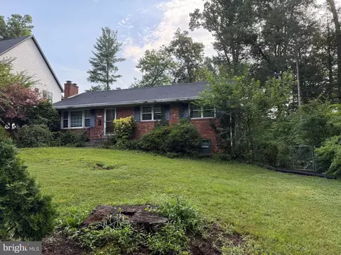 1917 Great Falls St, Mclean, VA 22101 photo 3