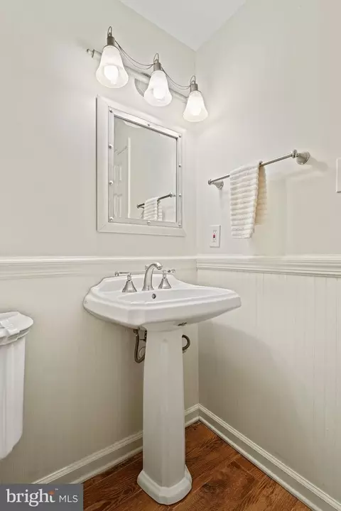 Bath - 7821 Falstaff Rd, Mclean, VA 22102 photo 3 of 14