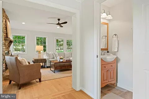 Entry Way - 7821 Falstaff Rd, Mclean, VA 22102 photo 3 of 7