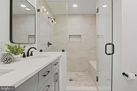 Bath - 7821 Falstaff Rd, Mclean, VA 22102 photo 2 of 14