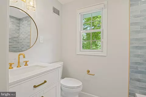 Bath - 7821 Falstaff Rd, Mclean, VA 22102 photo 11 of 14