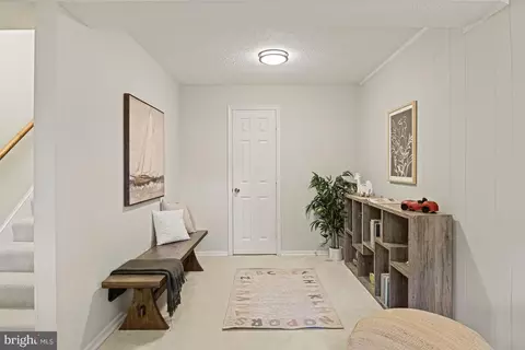 Entry Way - 7821 Falstaff Rd, Mclean, VA 22102 photo 7 of 7