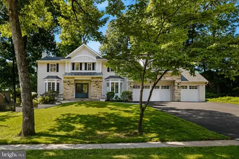 Exterior - 7821 Falstaff Rd, Mclean, VA 22102 photo 10 of 22
