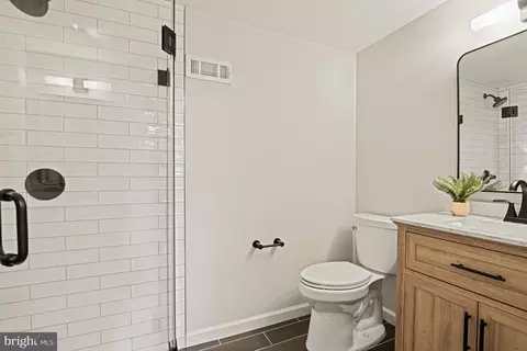 Bath - 7821 Falstaff Rd, Mclean, VA 22102 photo 13 of 14