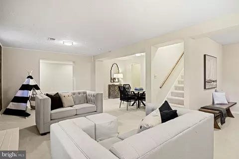 Living - 7821 Falstaff Rd, Mclean, VA 22102 photo 9 of 9