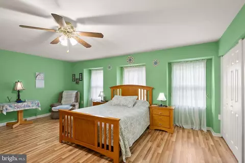 Bedroom - 5633 Sutherland Ct, Burke, VA 22015 photo 4 of 8