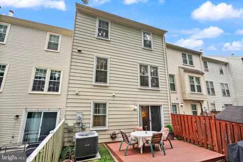 Exterior - 5633 Sutherland Ct, Burke, VA 22015 photo 13 of 13