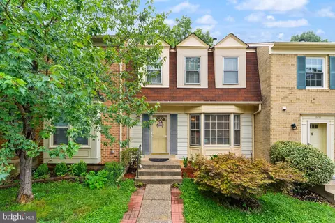 Exterior - 5633 Sutherland Ct, Burke, VA 22015 photo 4 of 13