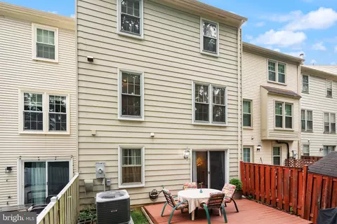 Exterior - 5633 Sutherland Ct, Burke, VA 22015 photo 12 of 13