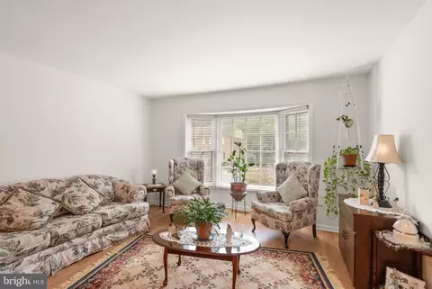 Living - 5633 Sutherland Ct, Burke, VA 22015 photo 1 of 7