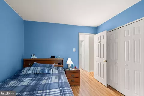 Bedroom - 5633 Sutherland Ct, Burke, VA 22015 photo 5 of 8