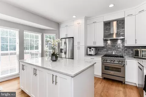 3795 Shannons Way, Alexandria, VA 22309