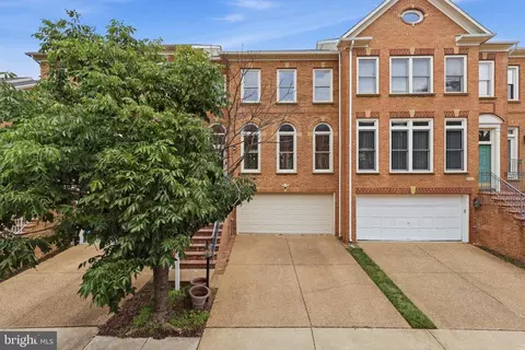 1813 Brentridge St, Vienna, VA 22182