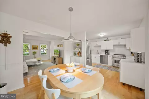 Dining - 5546 Kendrick Ln, Burke, VA 22015 photo 2 of 3