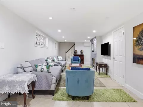 Living - 6103 Dinwiddie St, Springfield, VA 22150 photo 6 of 6