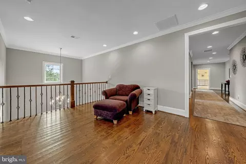 Entry Way - 1515 Brookhaven Dr, Mclean, VA 22101 photo 12 of 22