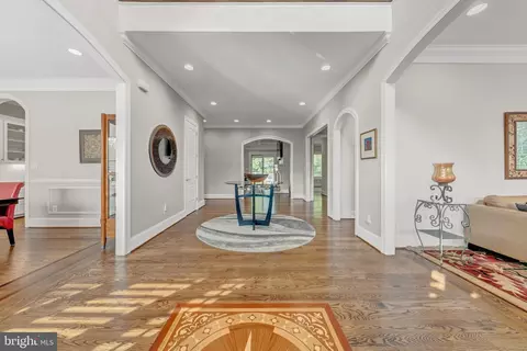 Entry Way - 1515 Brookhaven Dr, Mclean, VA 22101 photo 1 of 22