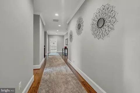 Entry Way - 1515 Brookhaven Dr, Mclean, VA 22101 photo 13 of 22