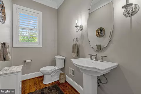 Bath - 1515 Brookhaven Dr, Mclean, VA 22101 photo 1 of 8