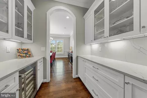 Entry Way - 1515 Brookhaven Dr, Mclean, VA 22101 photo 8 of 22