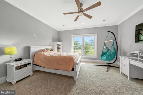 Bedroom - 1515 Brookhaven Dr, Mclean, VA 22101 photo 4 of 6