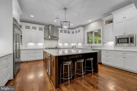 Kitchen - 1515 Brookhaven Dr, Mclean, VA 22101 photo 2 of 9