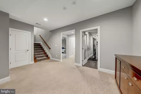 Entry Way - 1515 Brookhaven Dr, Mclean, VA 22101 photo 16 of 22
