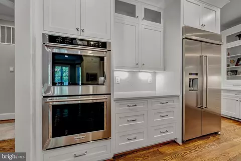 Kitchen - 1515 Brookhaven Dr, Mclean, VA 22101 photo 5 of 9