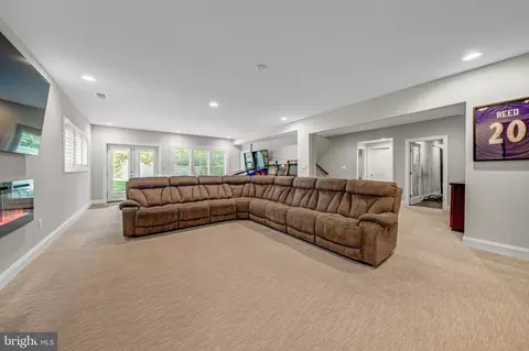 Entry Way - 1515 Brookhaven Dr, Mclean, VA 22101 photo 17 of 22