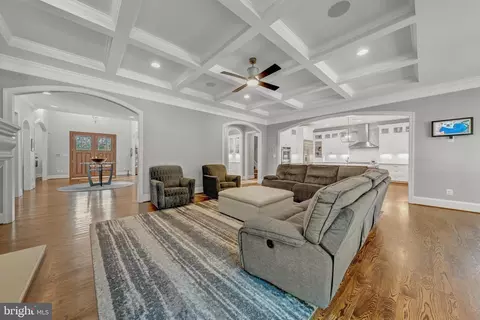 Entry Way - 1515 Brookhaven Dr, Mclean, VA 22101 photo 7 of 22