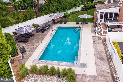 Exterior - 1515 Brookhaven Dr, Mclean, VA 22101 photo 5 of 13