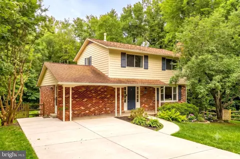 10103 Dundalk St, Fairfax, VA 22032