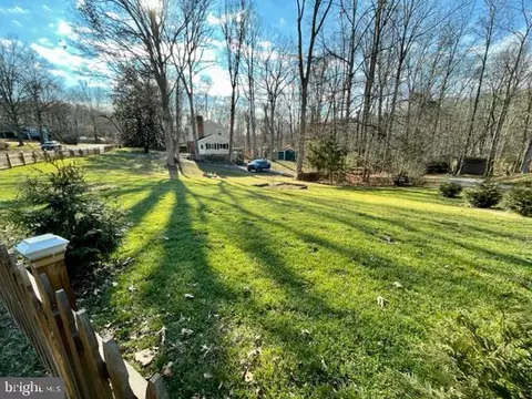 Exterior - 7635 Highland St, Springfield, VA 22150 photo 2 of 15