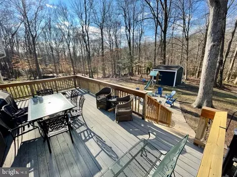 Exterior - 7635 Highland St, Springfield, VA 22150 photo 4 of 15