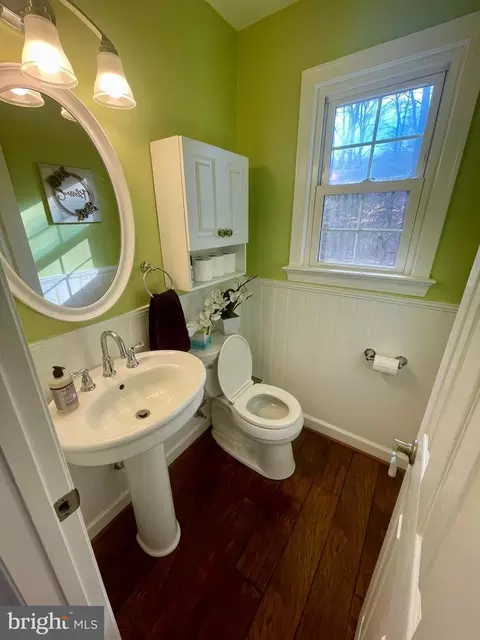 Bath - 7635 Highland St, Springfield, VA 22150 photo 1 of 3