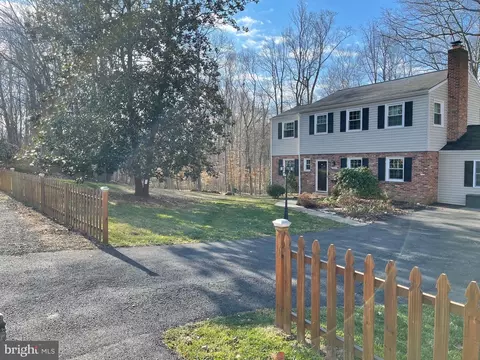 Exterior - 7635 Highland St, Springfield, VA 22150 photo 9 of 15