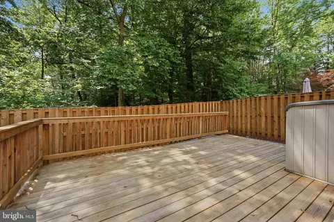 Exterior - 8627 Pin Oak Dr, Springfield, VA 22153 photo 6 of 10