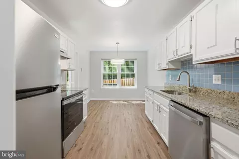 Kitchen - 8627 Pin Oak Dr, Springfield, VA 22153 photo 1 of 2