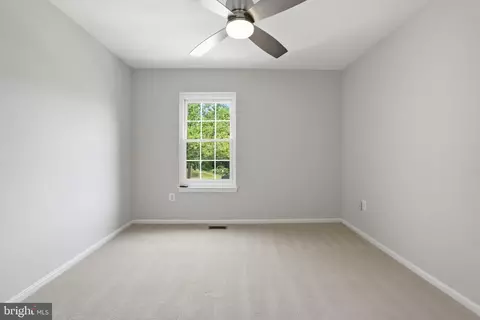 Bedroom - 8627 Pin Oak Dr, Springfield, VA 22153 photo 2 of 4