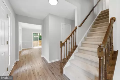 Entry Way - 8627 Pin Oak Dr, Springfield, VA 22153 photo 3 of 7