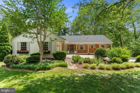 7814 Elba Rd, Alexandria, VA 22306