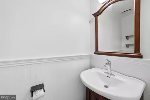 Bath - 8074 Powderbrook Ln, Springfield, VA 22153 photo 1 of 3