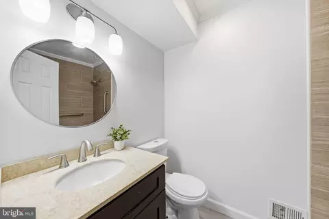 Bath - 8074 Powderbrook Ln, Springfield, VA 22153 photo 3 of 3