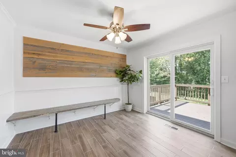 Entry Way - 8074 Powderbrook Ln, Springfield, VA 22153 photo 6 of 8