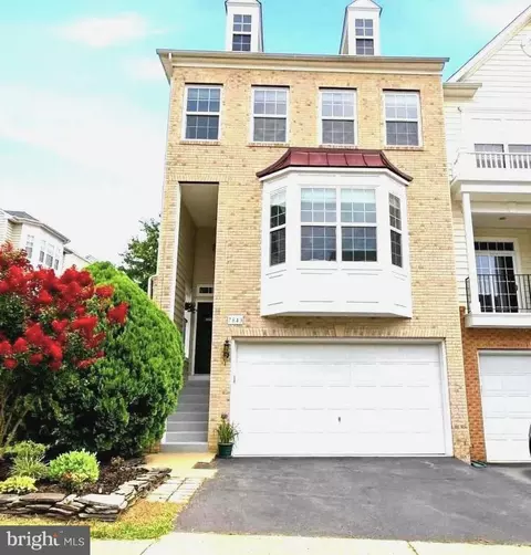 7843 Locust Leaf Ln, Alexandria, VA 22315