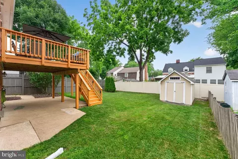 Exterior - 1240 Pine Hill Rd, Mclean, VA 22101 photo 3 of 3
