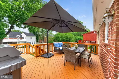 Exterior - 1240 Pine Hill Rd, Mclean, VA 22101 photo 2 of 3